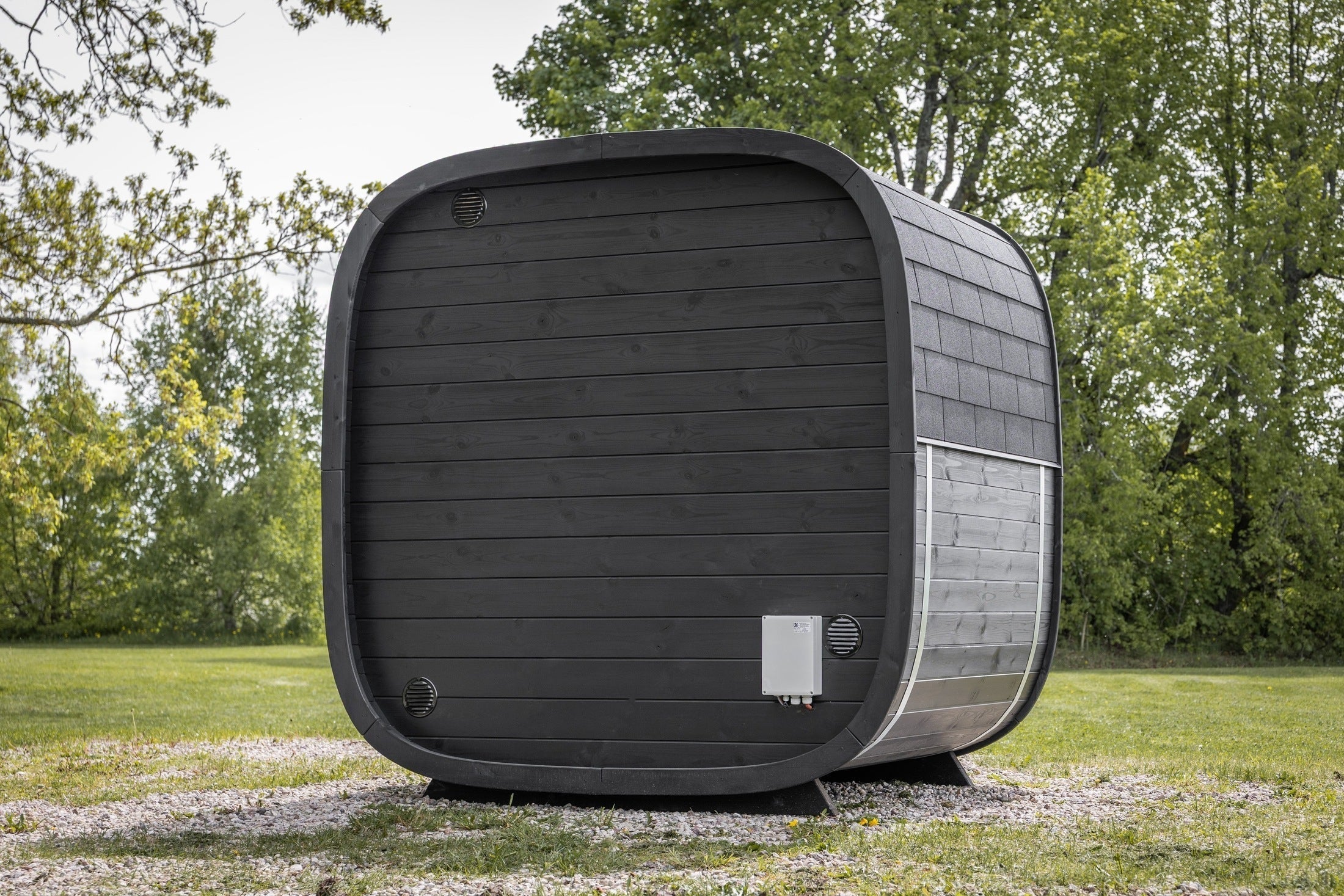 Leil Black Cube Classic 4 Person Outdoor Sauna Kit