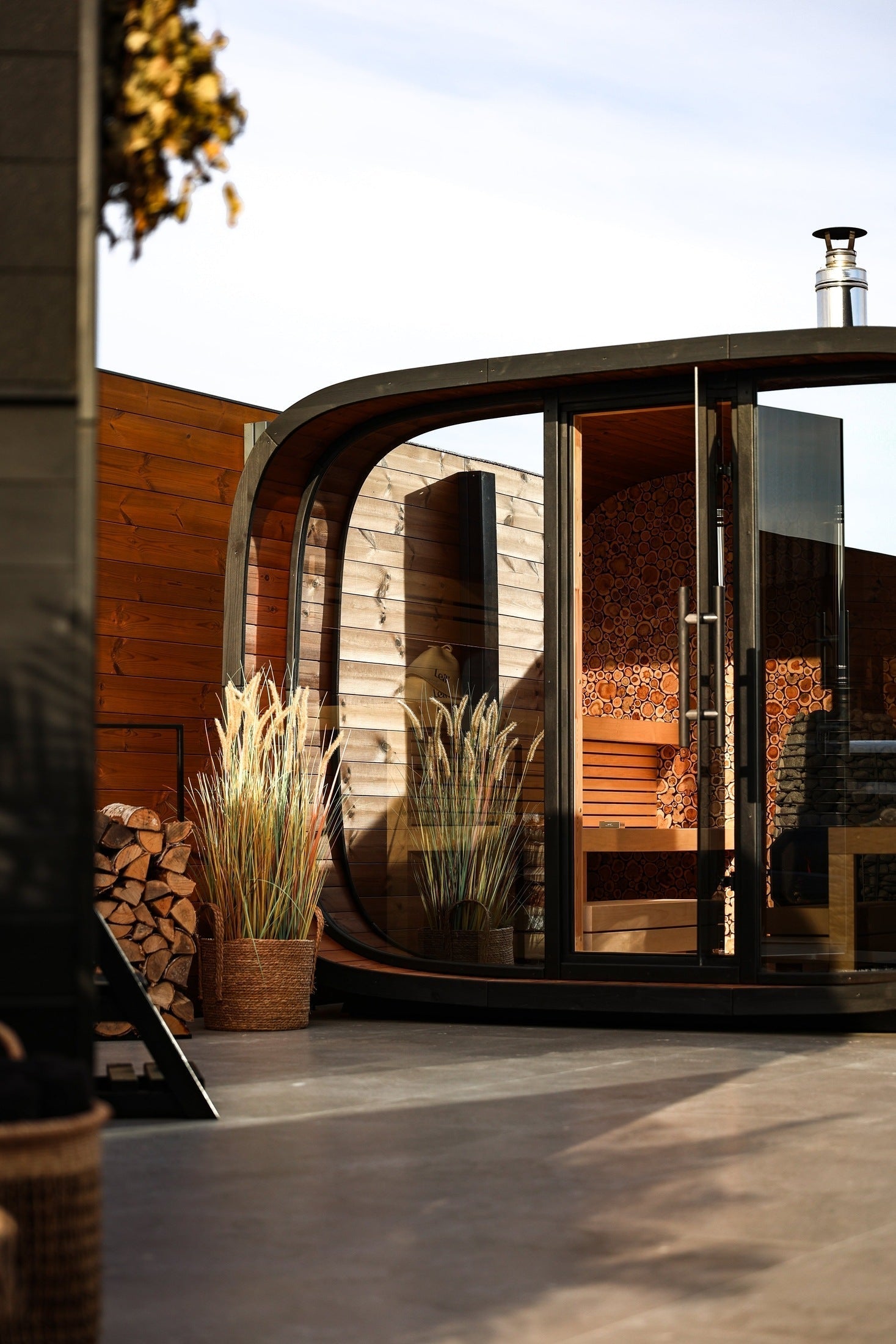 Leil Round Cube Single Outdoor Sauna 6-8 Person