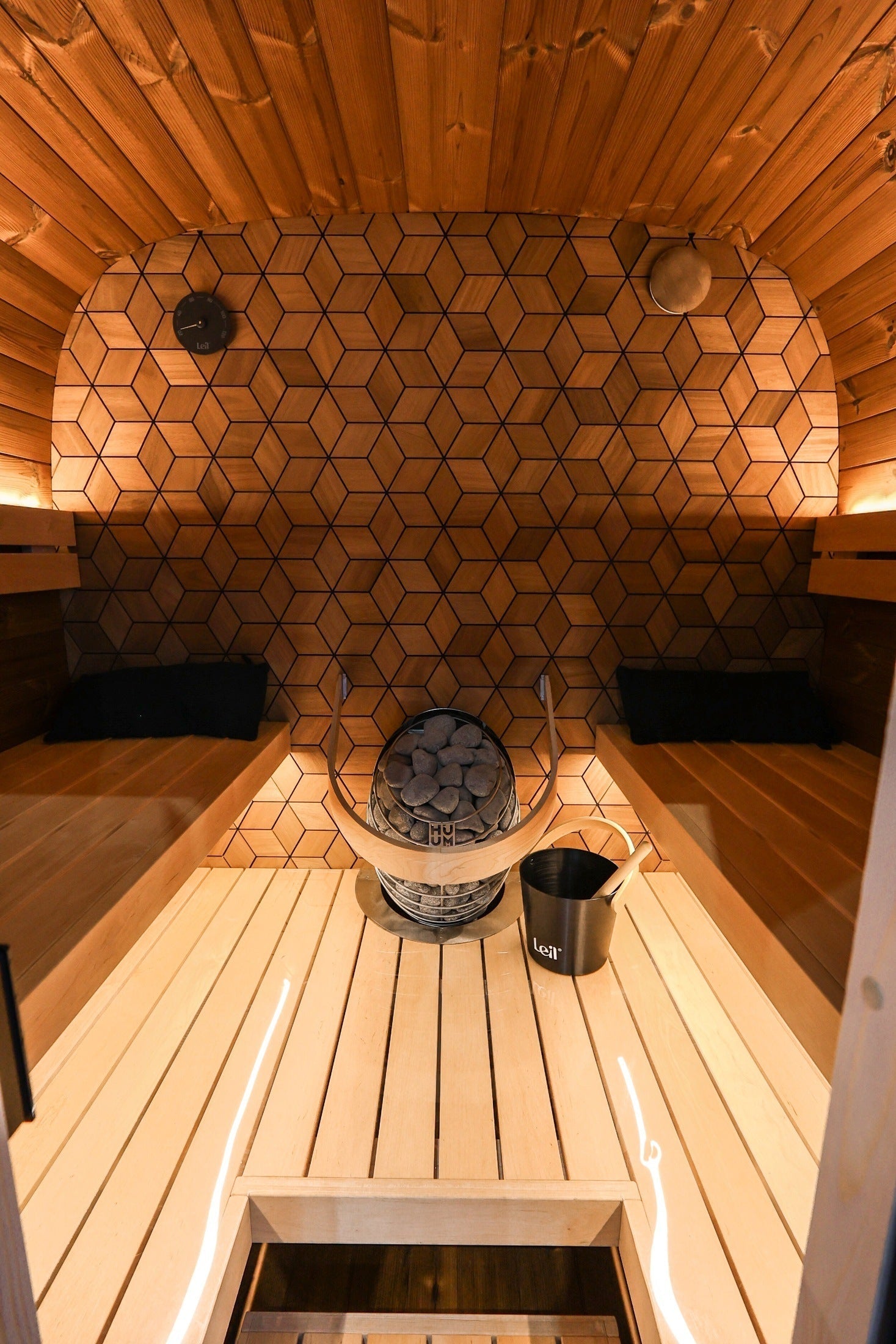 Leil Black Cube Premium 4-Person Outdoor Sauna Kit