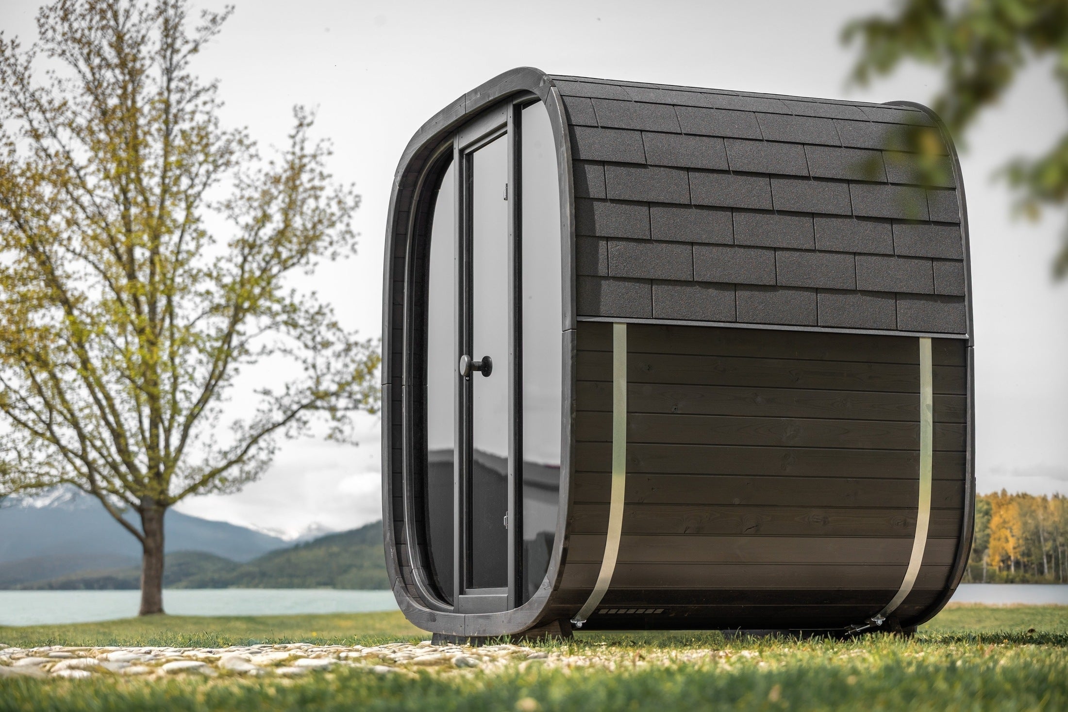 Leil Black Cube Classic 4 Person Outdoor Sauna Kit