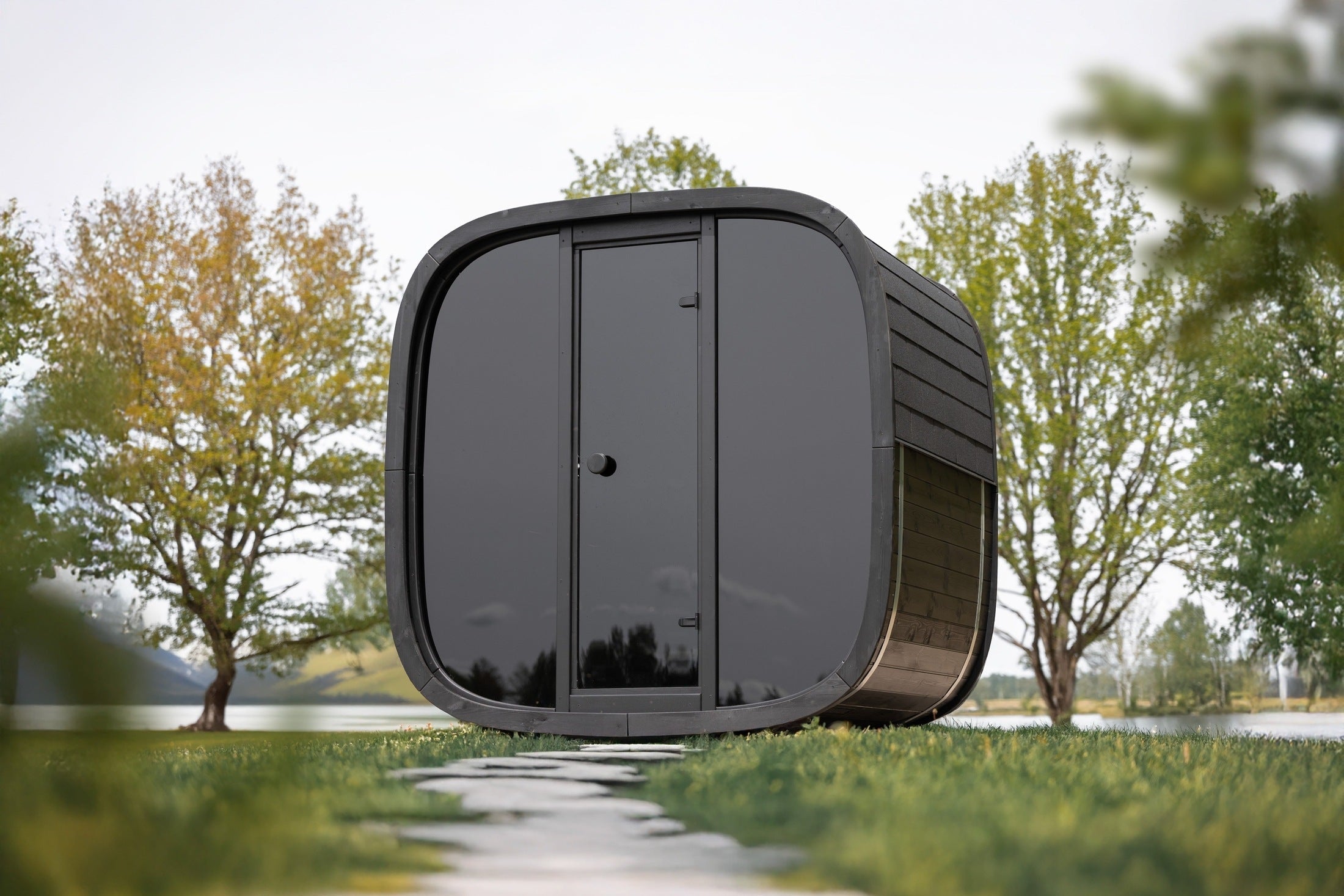 Leil Black Cube Classic 4 Person Outdoor Sauna Kit