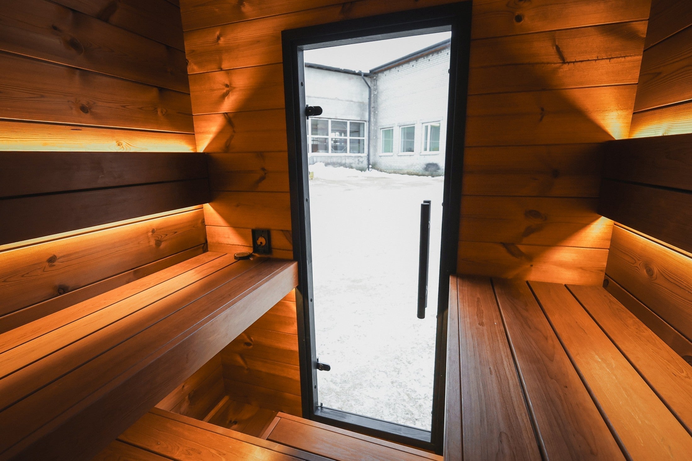 Leil Viva 180 4 Person Outdoor Sauna Kit
