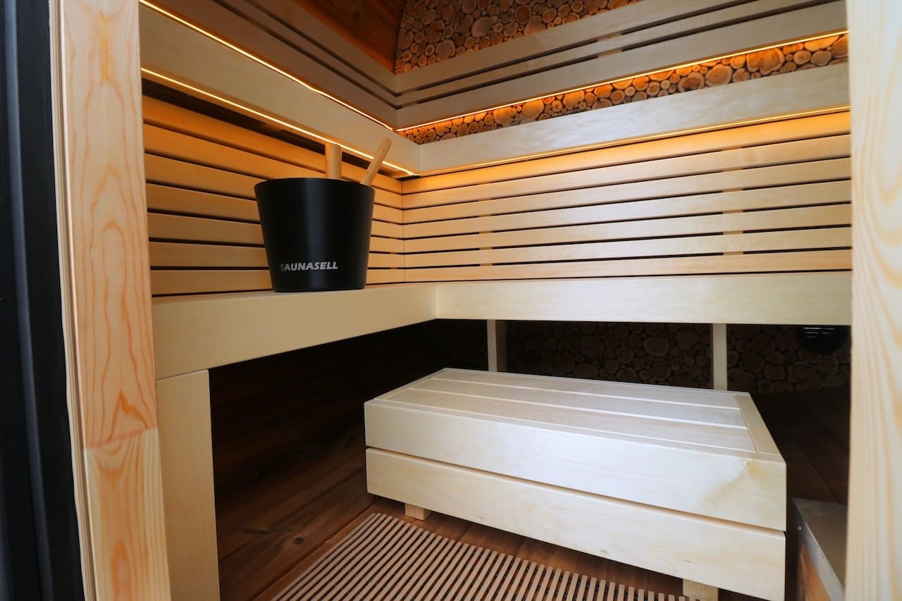 Leil Round Cube Mini Outdoor Sauna 4-5 Person